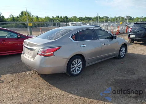 2015 Nissan Altima 2.5 S z USA, uszkodzony, nr VIN 1N4AL3AP1FN910573